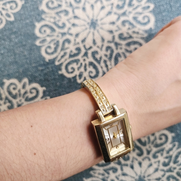 Vintage Gold Rhinestone Rectangular Watch - Picture 5 of 9